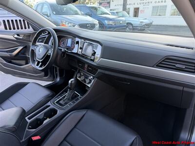 2021 Volkswagen Jetta SE   - Photo 4 - San Marcos, CA 92078