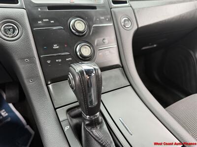 2016 Ford Taurus SEL  w/Bk Up Camera - Photo 12 - San Marcos, CA 92078