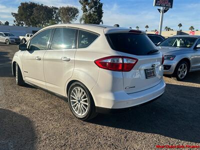 2016 Ford C-MAX Hybrid SEL  w/Navigation and Back up Camera - Photo 25 - San Diego, CA 92111