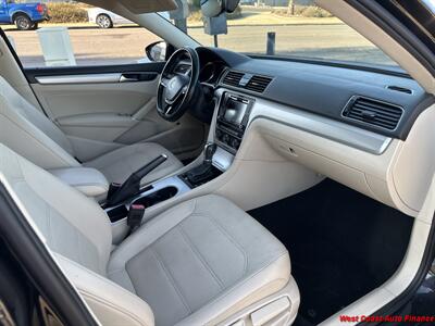 2019 Volkswagen Passat Wolfsburg  w/Bk Up Camera - Photo 17 - San Diego, CA 92111
