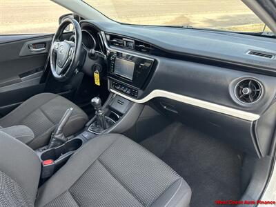 2018 Toyota Corolla iM  w/Bk Up Camera - Photo 11 - San Diego, CA 92111