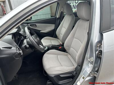 2019 Toyota Yaris LE  w/Bk Up Camera - Photo 12 - San Diego, CA 92111