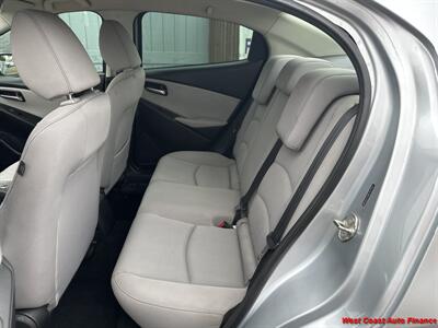 2019 Toyota Yaris LE  w/Bk Up Camera - Photo 18 - San Diego, CA 92111