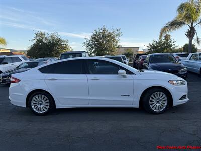 2016 Ford Fusion Hybrid SE  w/Bk up Camera - Photo 28 - San Marcos, CA 92078