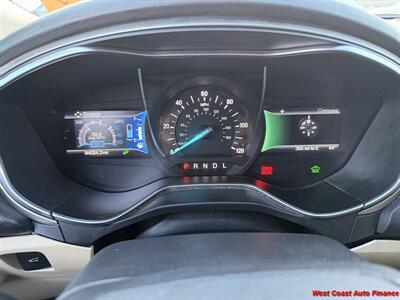 2016 Ford Fusion Hybrid SE  w/Bk up Camera - Photo 11 - San Marcos, CA 92078