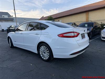 2016 Ford Fusion Hybrid SE  w/Bk up Camera - Photo 7 - San Marcos, CA 92078