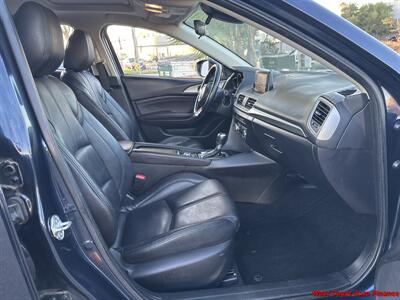 2018 Mazda Mazda3 Touring w/Bk Up Camera - Photo 14 - San Diego, CA 92111