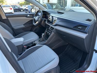 2023 Volkswagen Taos SE  w/Bk Up Camera - Photo 12 - San Marcos, CA 92078