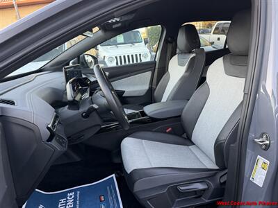 2023 Volkswagen ID.4 Pro w/Navigation and Back up Camera - Photo 18 - San Marcos, CA 92078