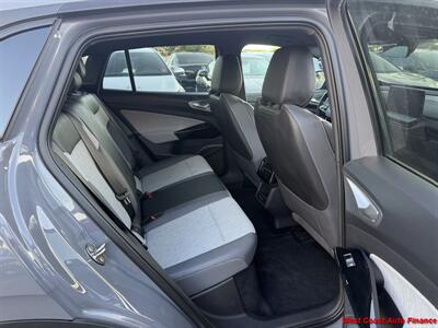 2023 Volkswagen ID.4 Pro w/Navigation and Back up Camera - Photo 21 - San Marcos, CA 92078