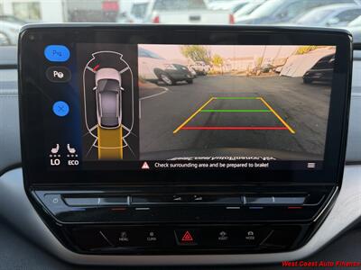 2023 Volkswagen ID.4 Pro w/Navigation and Back up Camera - Photo 3 - San Marcos, CA 92078