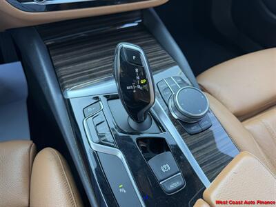 2018 BMW 5 Series 530i w/Navigation and Back up Camera - Photo 9 - San Marcos, CA 92078