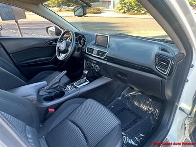 2015 Mazda Mazda3 i Touring  w/Bk Up Camera - Photo 22 - San Diego, CA 92111