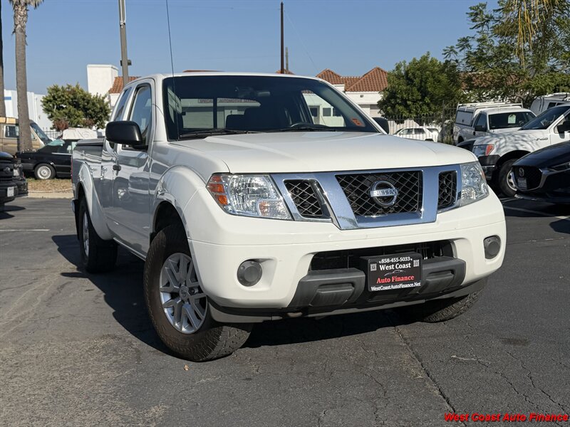 2019 Nissan Frontier SV V6  4X4 w/Back up Camera - Photo 1 - San Marcos, CA 92078