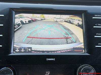 2020 Toyota Camry SE w/Bk Up Camera - Photo 3 - San Marcos, CA 92078