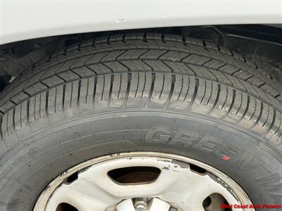 2015 Toyota Tacoma 5 speed manual  Access Cab - Photo 15 - San Marcos, CA 92078