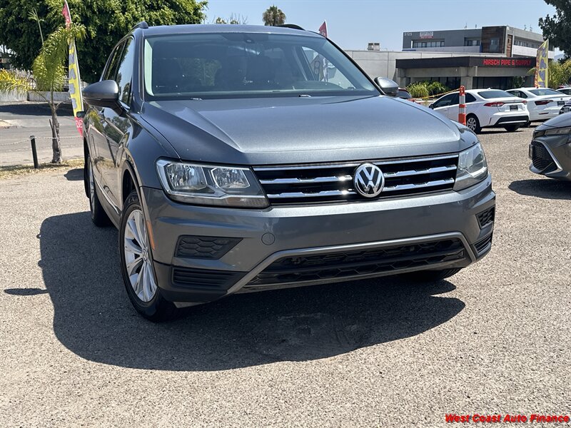 2018 Volkswagen Tiguan 2.0T SE  & Bk Up Camera