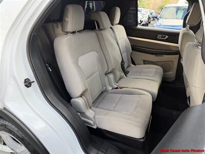 2018 Ford Explorer XLT w/Back up Camera - Photo 11 - San Marcos, CA 92078