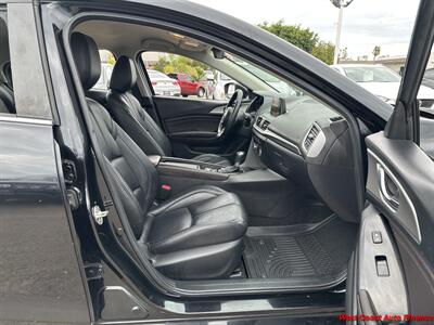 2017 Mazda Mazda3 Touring   - Photo 13 - San Diego, CA 92111