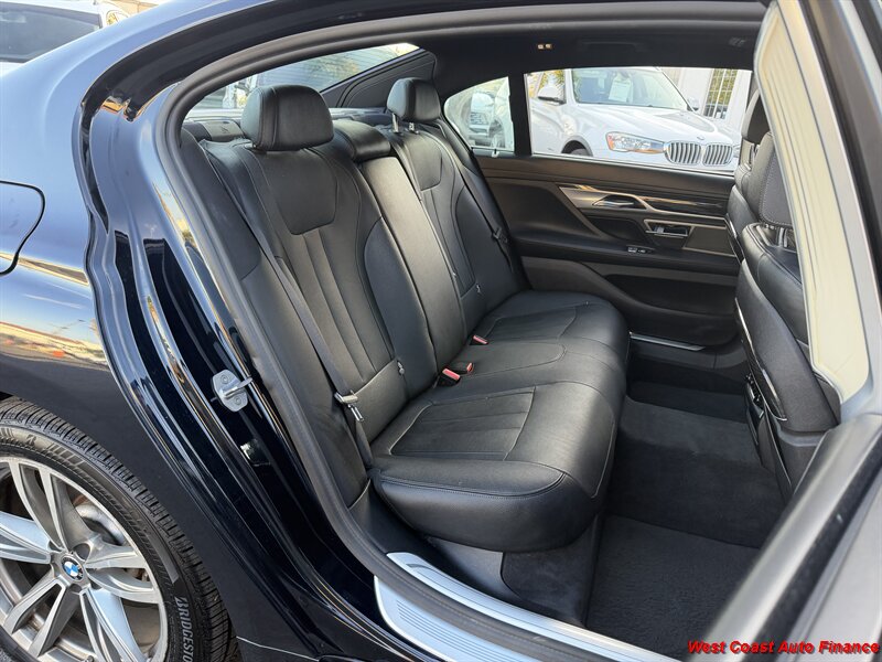 2017 BMW 7 Series 740i - Photo 35