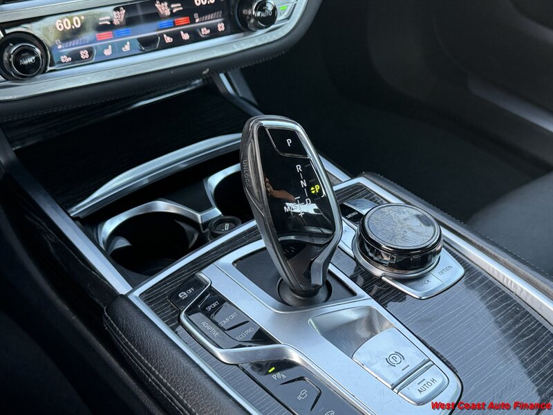 2017 BMW 7 Series 740i - Photo 33
