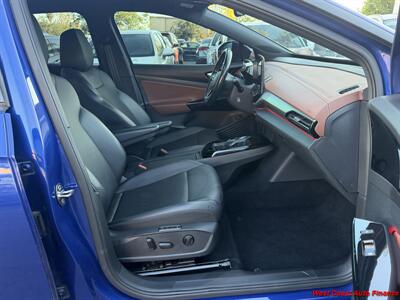 2022 Volkswagen ID.4 Pro S AWD- w/Navigation and Back up Camera - Photo 30 - San Marcos, CA 92078