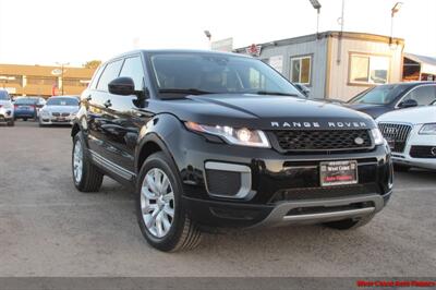 2017 Land Rover Range Rover Evoque SE  w/Navigation and Back up Camera