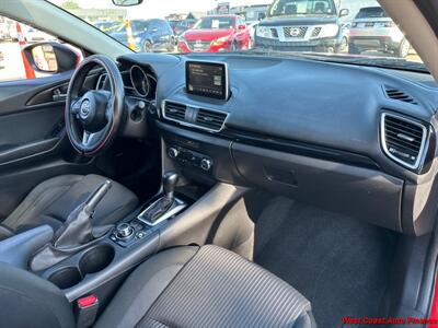 2015 Mazda Mazda3 i Touring  w/Bk Up Camera - Photo 11 - San Diego, CA 92111