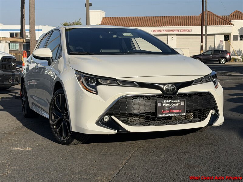 White (Blizzard Pearl) 2019 Toyota Corolla Hatchback Hatchback Front-Wheel Drive 6-Speed Manual