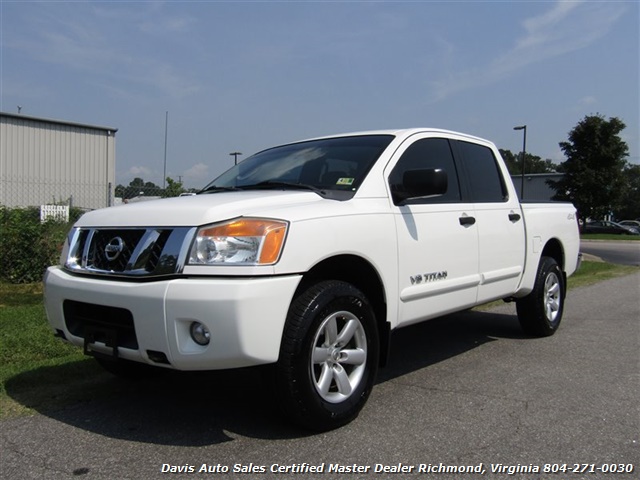 2010 Nissan Titan SE 4X4 5.6 Flex Fuel Crew Cab Short Bed