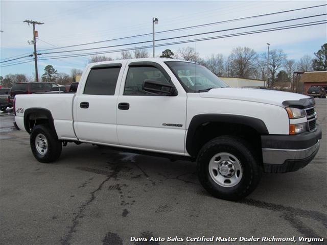 2006 Chevrolet Silverado 2500 HD LS Crew Cab Short Bed 4X4