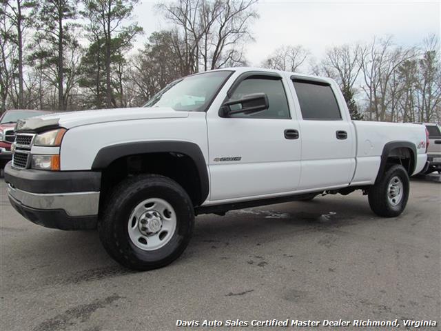 2006 Chevrolet Silverado 2500 HD LS Crew Cab Short Bed 4X4