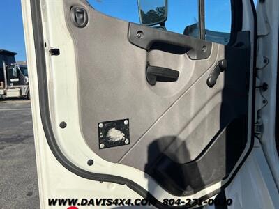 2019 Freightliner M2 26 Foot Box Truck   - Photo 5 - North Chesterfield, VA 23237