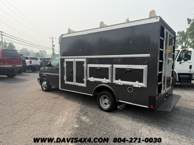 2022 Chevrolet Express 3500 Box Truck - Photo 3 - North Chesterfield, VA 23237