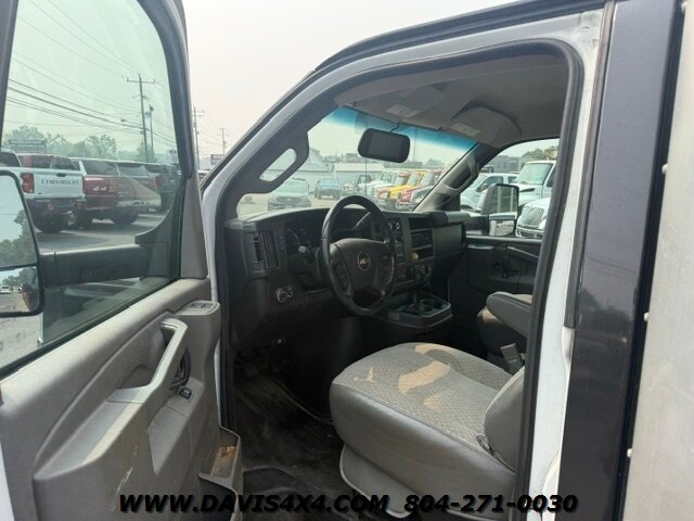 2022 Chevrolet Express 3500 Box Truck - Photo 10 - North Chesterfield, VA 23237