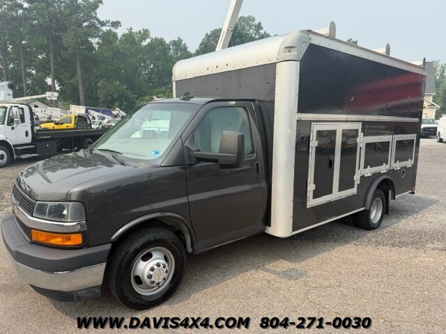 2022 Chevrolet Express 3500  Box Truck - Photo 1 - North Chesterfield, VA 23237
