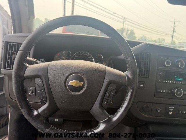 2022 Chevrolet Express 3500 Box Truck - Photo 12 - North Chesterfield, VA 23237