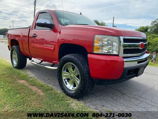 2011 Chevrolet Silverado 1500 Regular Cab Short Bed Lifted 4x4 Pickup