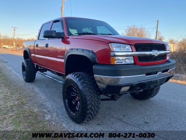 2004 Chevrolet Silverado 2500 HD Crew Cab Short Bed Lifted 4x4 Pickup