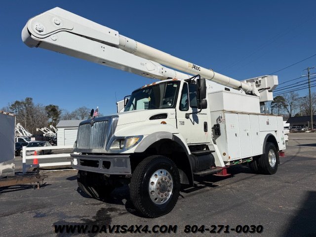 2007 International WorkStar 7300 4X4 Altec Bucket Truck  