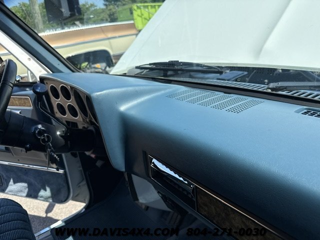 1990 Chevrolet Suburban V1500 Squarebody - Photo 26 - North Chesterfield, VA 23237