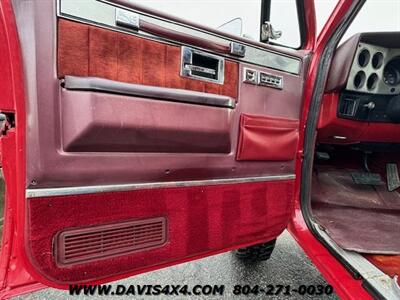 1987 Chevrolet Suburban 4x4 Square Body Classic SUV   - Photo 8 - North Chesterfield, VA 23237