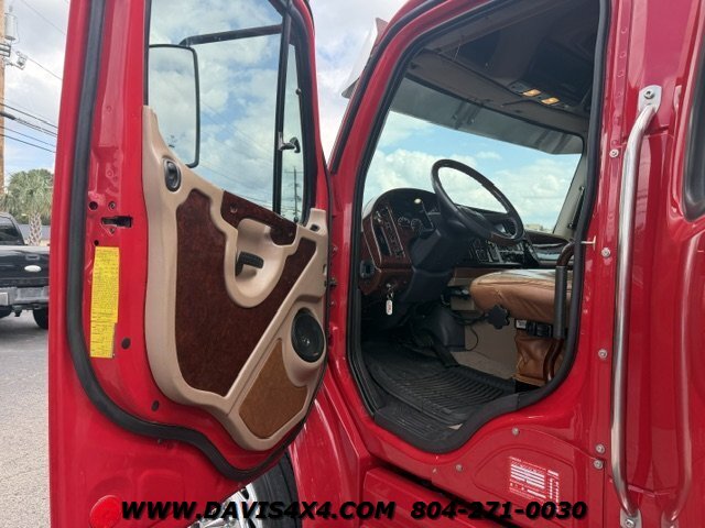 2006 Freightliner M2 106 Western Hauler - Photo 10 - North Chesterfield, VA 23237
