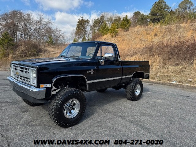 1986 Chevrolet Squarebody K10/K20 4x4 Restored Pick Up  