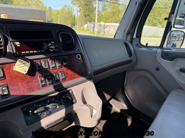 2020 Freighliner M2 106 Rollback/Tow Truck - Photo 20 - North Chesterfield, VA 23237