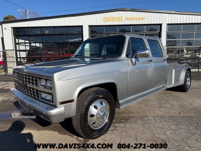 1989 Chevrolet 3500 3+3 C/R30 Custom Hauler  