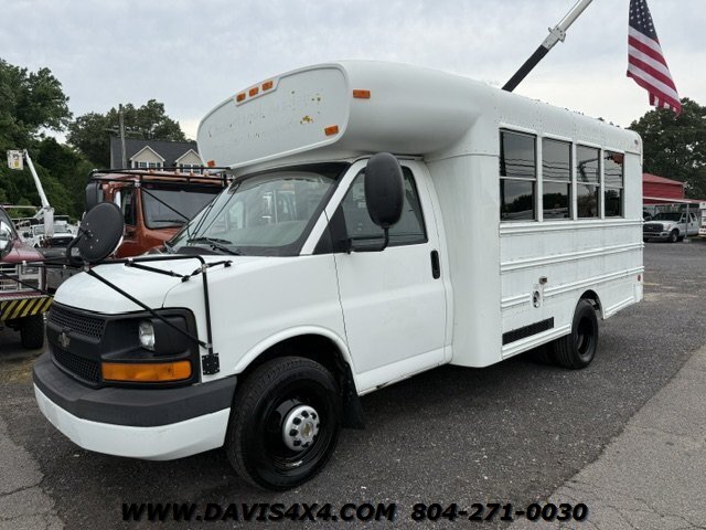2003 CHEVROLET Express 3500 Mini Bus   - Photo 1 - North Chesterfield, VA 23237