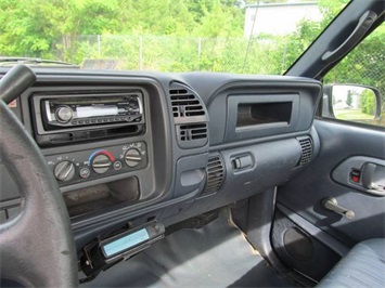 1998 GMC Sierra 2500 SL (SOLD)   - Photo 9 - North Chesterfield, VA 23237