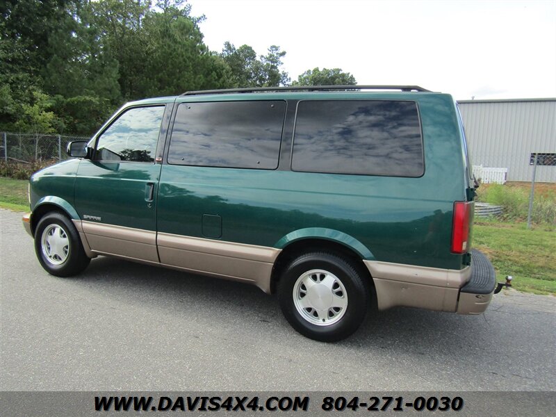 1999 GMC Safari SLE Minivan