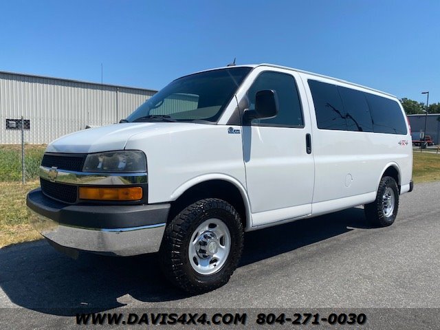 2011 Chevrolet Express Passenger 2500 4x4 Quigley Conversion Van